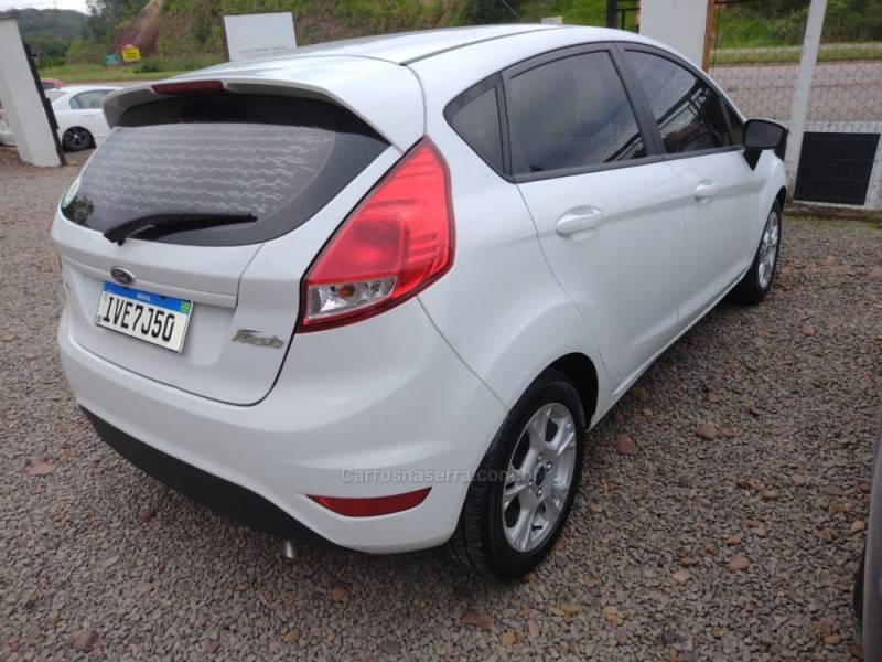 FORD - FIESTA - 2013/2014 - Branca - Sob Consulta