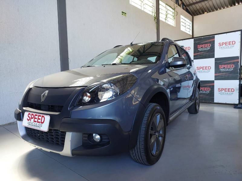 RENAULT - SANDERO - 2012/2012 - Cinza - R$ 39.900,00