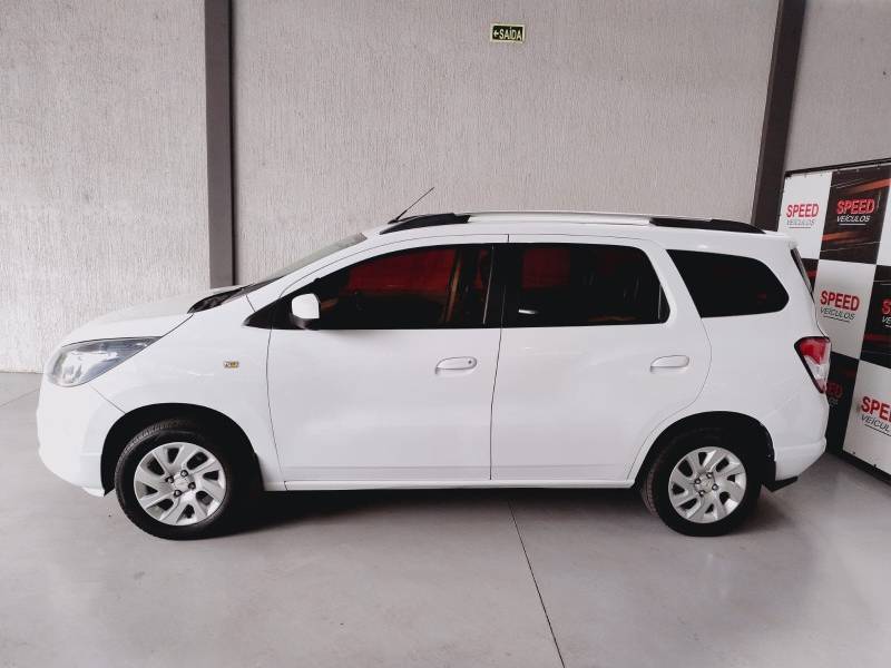 CHEVROLET - SPIN - 2012/2013 - Branca - R$ 54.900,00