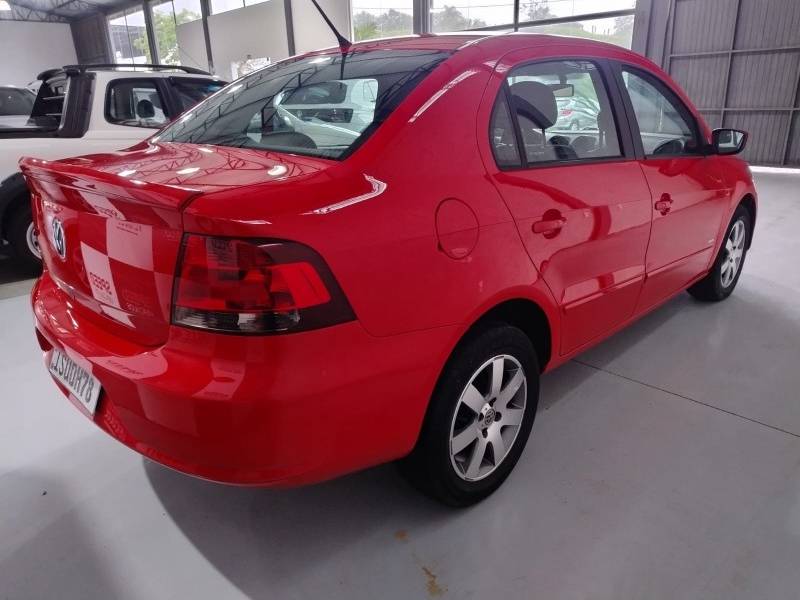 VOLKSWAGEN - VOYAGE - 2011/2012 - Vermelha - R$ 32.900,00