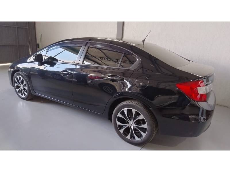 HONDA - CIVIC - 2014/2015 - Preta - R$ 77.900,00