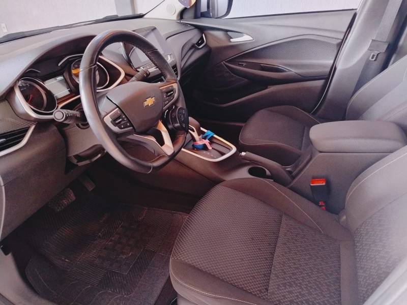 CHEVROLET - ONIX - 2019/2020 - Branca - R$ 77.900,00