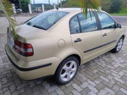 VOLKSWAGEN - POLO SEDAN - 2003/2003 - Bege - R$ 23.900,00