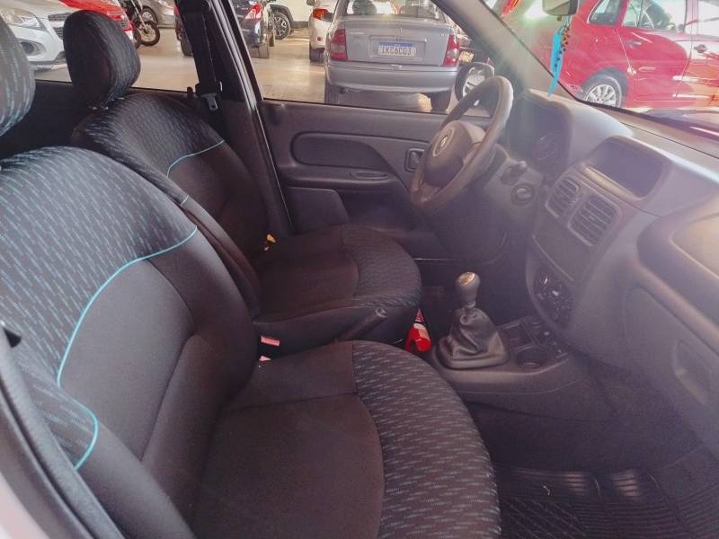 RENAULT - CLIO - 2016/2016 - Branca - R$ 34.900,00