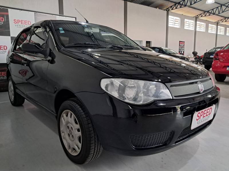 FIAT - PALIO - 2008/2009 - Preta - R$ 29.800,00