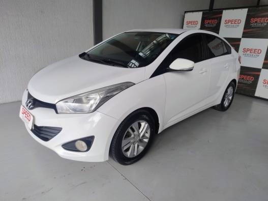 HYUNDAI - HB20S - 2013/2014 - Branca - R$ 55.900,00