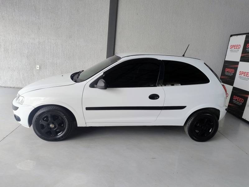 CHEVROLET - CELTA - 2003/2003 - Branca - R$ 17.900,00
