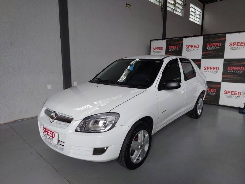CHEVROLET - PRISMA - 2010/2011 - Branca - R$ 33.900,00