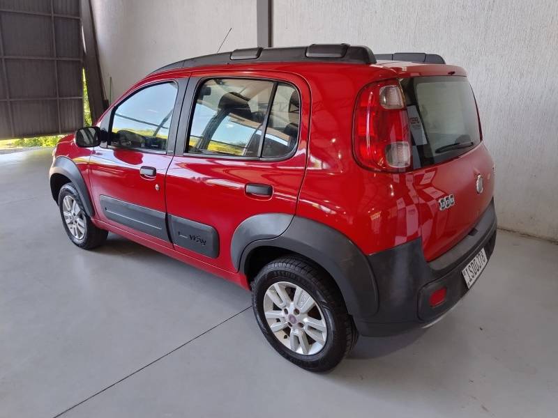 FIAT - UNO - 2011/2012 - Vermelha - R$ 33.900,00