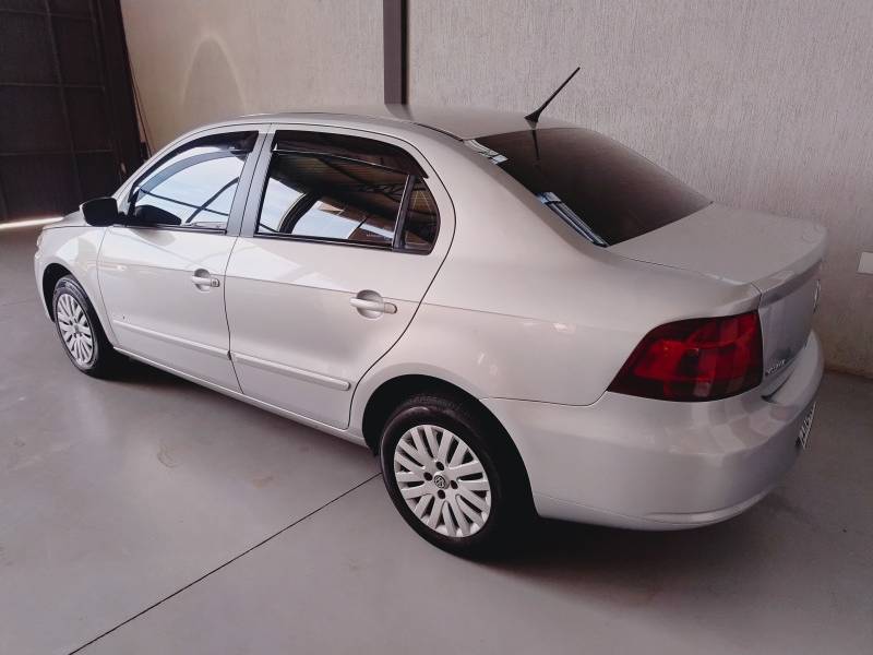 VOLKSWAGEN - VOYAGE - 2010/2011 - Prata - Sob Consulta