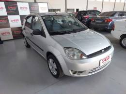 FORD - FIESTA - 2003/2004 - Branca - R$ 17.900,00