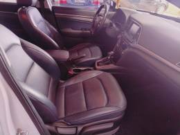 HYUNDAI - ELANTRA - 2016/2017 - Branca - R$ 81.900,00