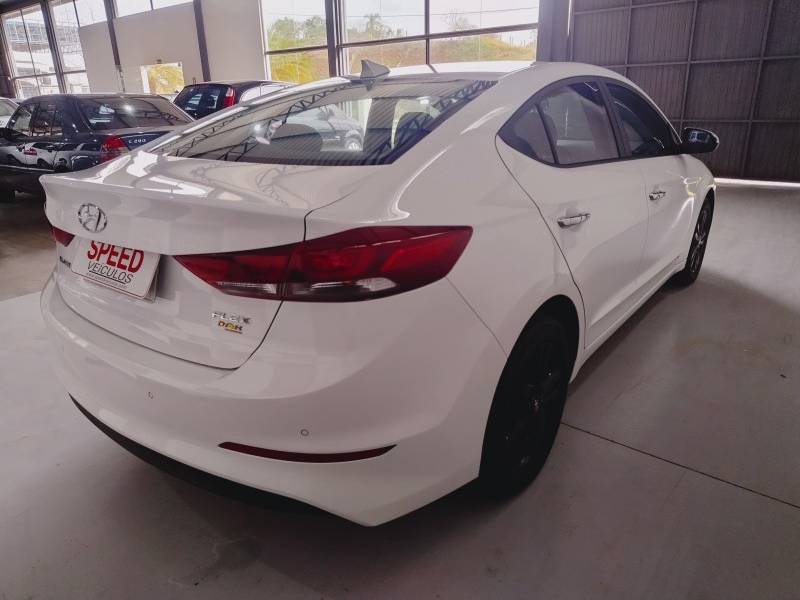 HYUNDAI - ELANTRA - 2016/2017 - Branca - R$ 81.900,00