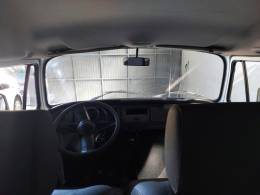 VOLKSWAGEN - KOMBI - 2010/2011 - Branca - R$ 52.900,00