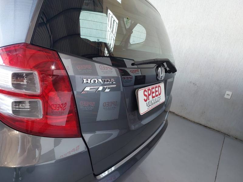 HONDA - FIT - 2011/2012 - Cinza - R$ 51.900,00