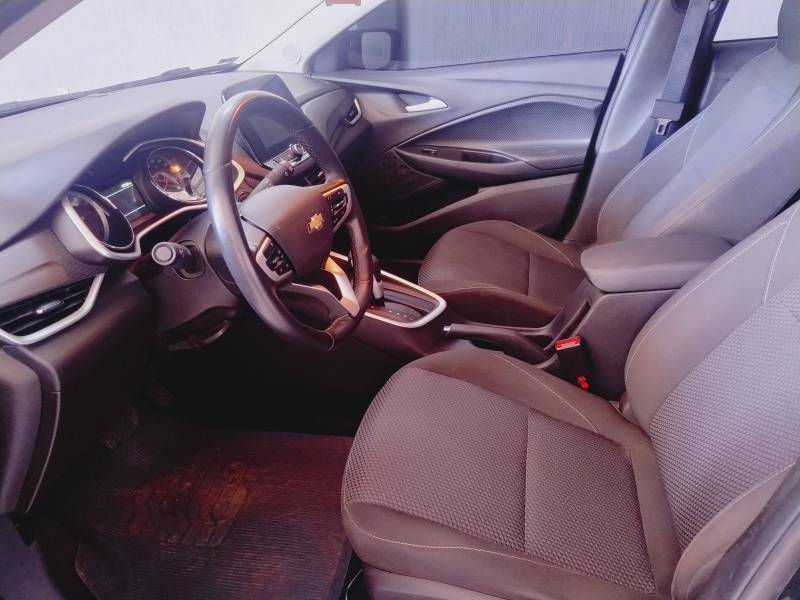 CHEVROLET - ONIX - 2023/2024 - Preta - R$ 89.800,00