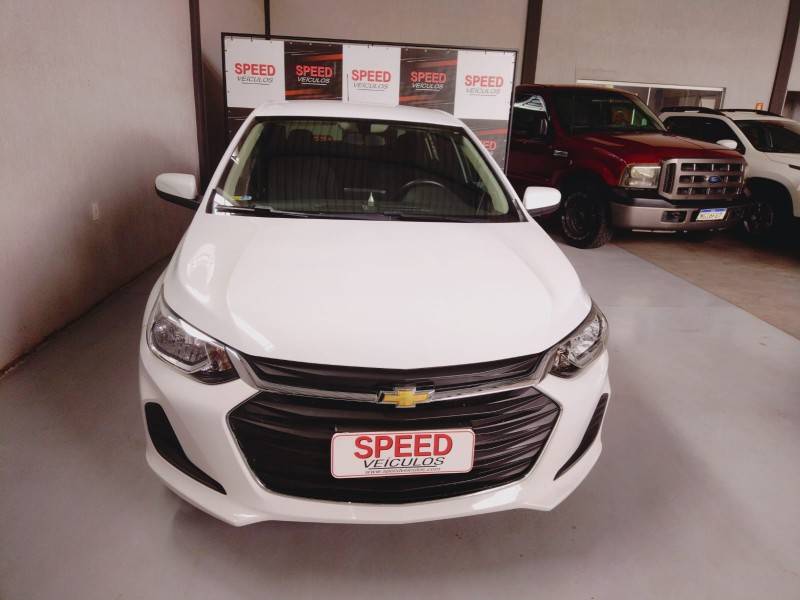 CHEVROLET - ONIX - 2021/2022 - Branca - R$ 87.900,00