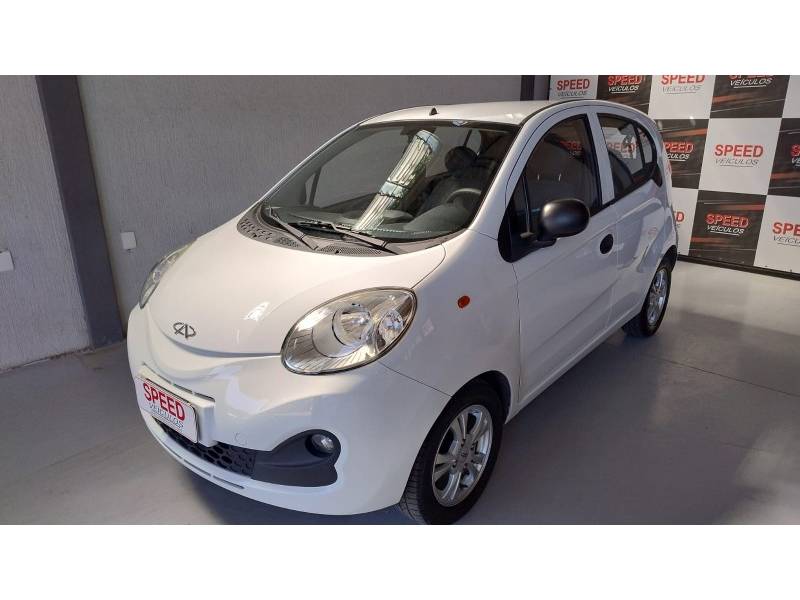 CHERY - QQ - 2017/2018 - Branca - R$ 35.900,00