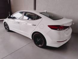 HYUNDAI - ELANTRA - 2016/2017 - Branca - R$ 81.900,00