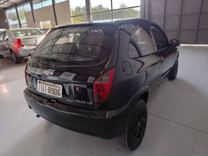 CHEVROLET - CELTA - 2012/2013 - Preta - R$ 24.900,00