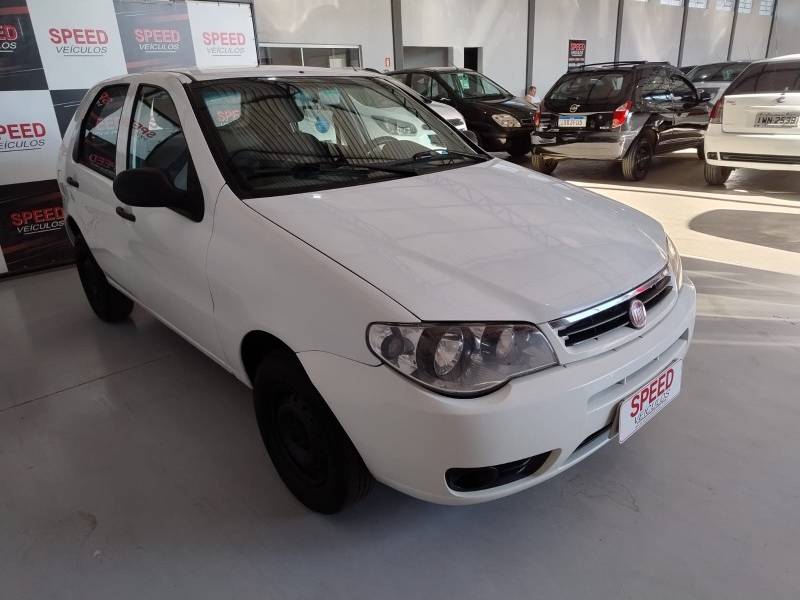 FIAT - PALIO - 2016/2016 - Branca - R$ 28.900,00