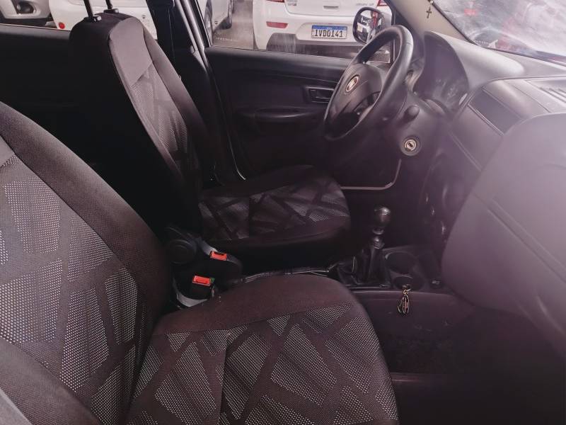 FIAT - PALIO - 2016/2016 - Branca - R$ 31.900,00