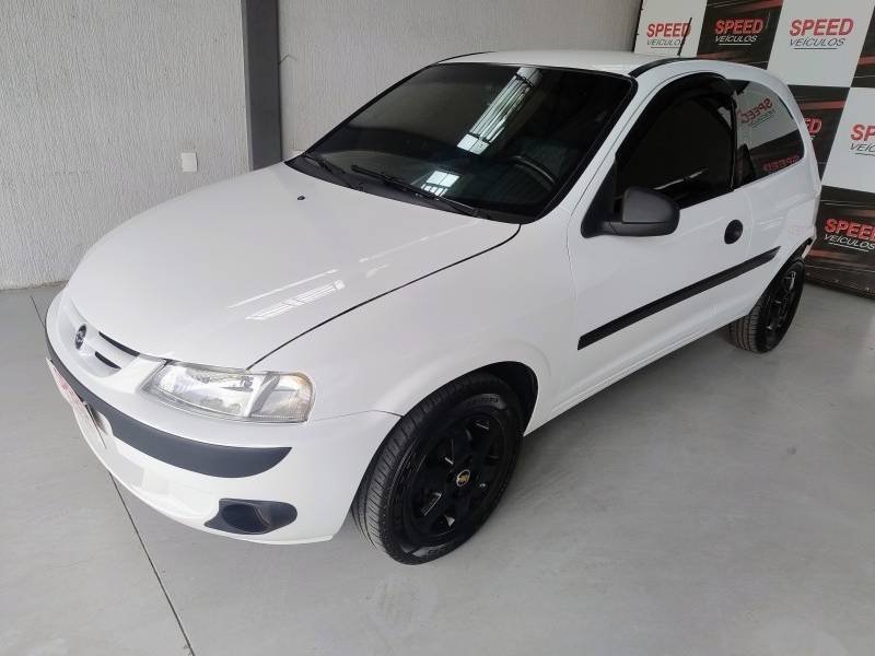 CHEVROLET - CELTA - 2003/2003 - Branca - R$ 17.900,00